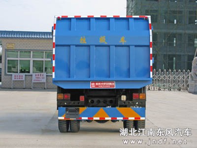 东风153对接式垃圾车图 4