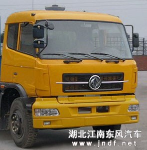 东风145对接式垃圾车图 2