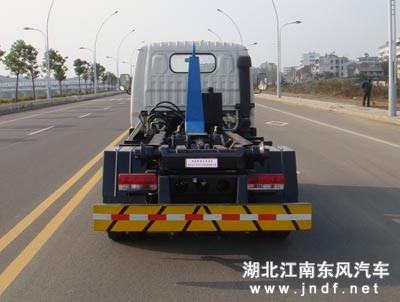 东风金霸可卸式垃圾车图 2