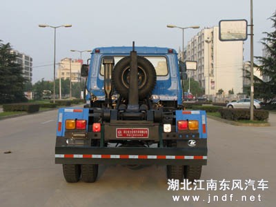 东风153车厢可卸式垃圾车图2