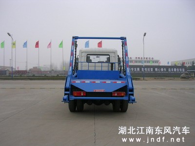 东风天锦摆臂式垃圾车图 2
