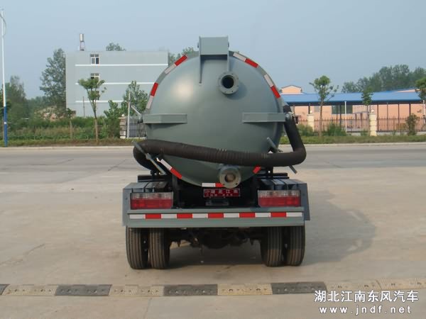 东风金霸吸污车图 2