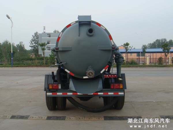 东风140尖头吸污车,图 2