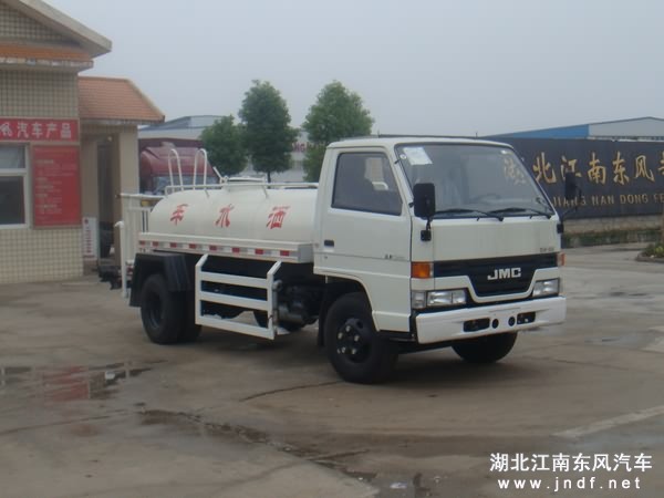 江铃洒水车