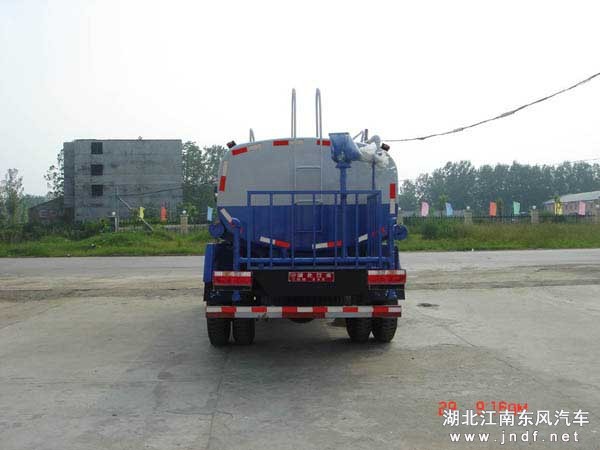 东风145洒水车图 3