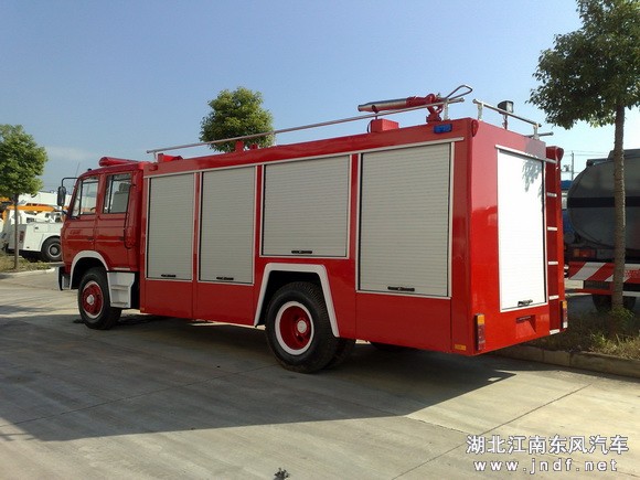 东风153水罐消防车图 1