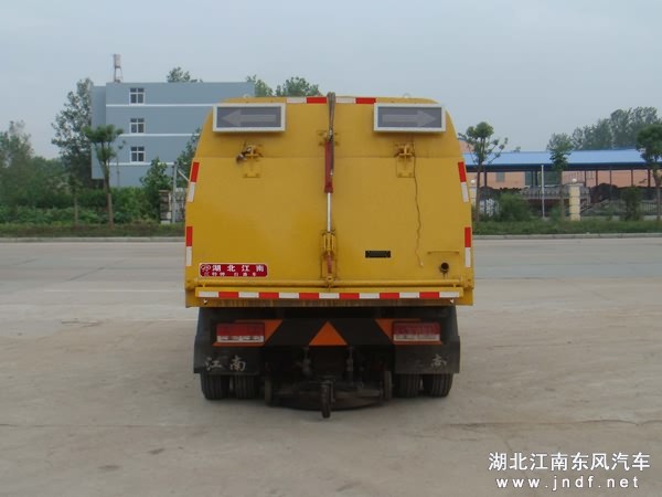 东风金霸扫路车图 2