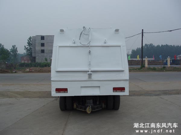东风小霸王扫路车图 2