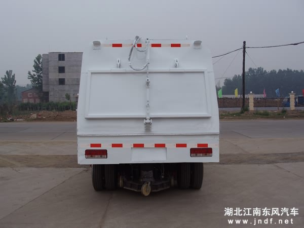 东风小霸王扫路车图 3