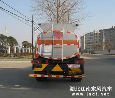 东风天锦加油车图 3