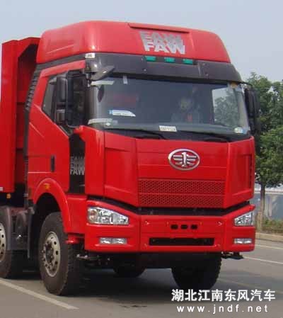 解放j6前四后八豪华型平板运输车图 2