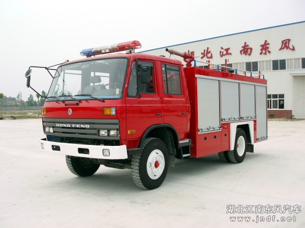 东风5吨泡沫消防车