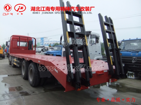 解放悍威前四后八挖掘机拖车