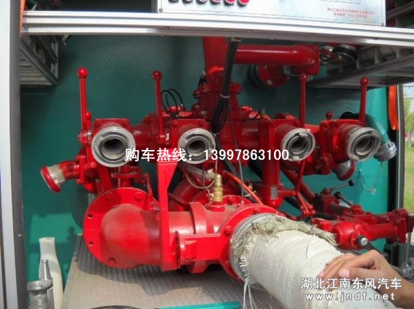 斯太尔后双桥水罐消防车