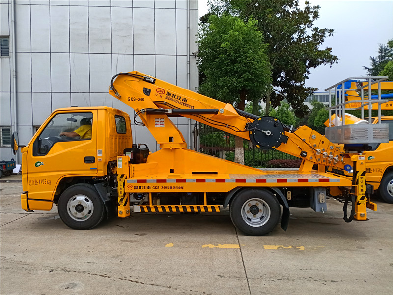 江铃24米蓝牌高空作业车右侧图