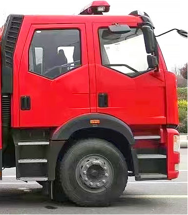解放8吨泡沫消防车