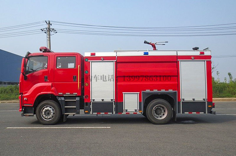 五十铃6吨水罐消防车左侧图