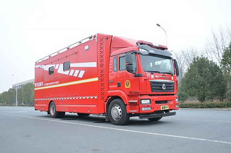 重汽汕德卡餐车