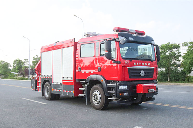 重汽汕德卡抢险救援消防车
