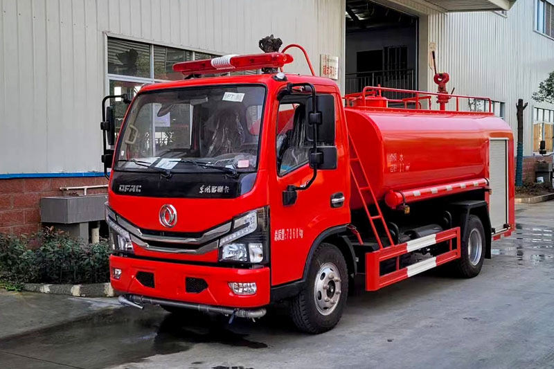 东风4.5吨消防洒水车