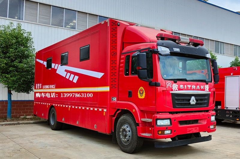 重汽汕德卡宿营车