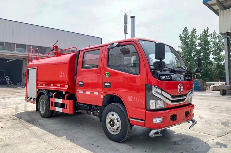 东风4吨消防洒水车(双排)