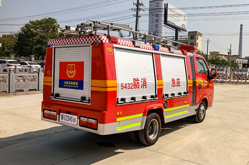 东风途逸细水雾消防车右后45度图