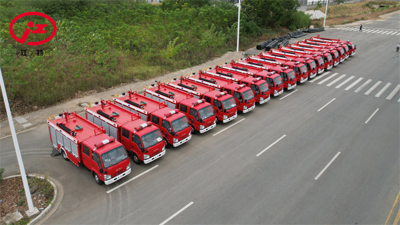 五十铃3吨消防车批量发车4.jpg
