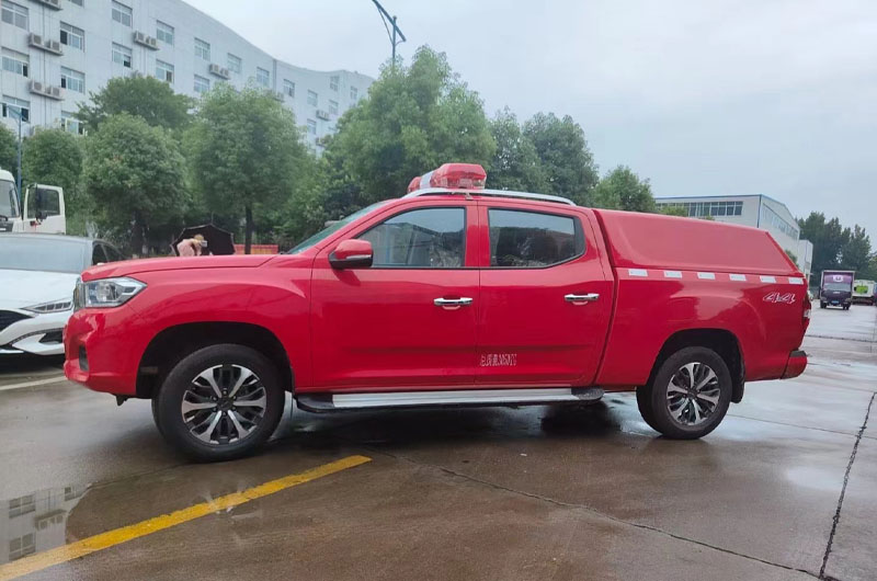 上汽大通细水雾消防车