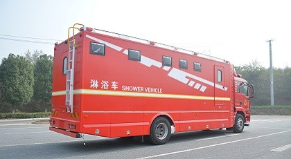 重汽汕德卡淋浴车右后45度图