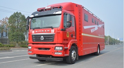 重汽汕德卡淋浴车左前45度图