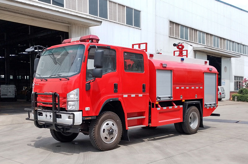 五十铃3.5吨水罐消防车(四驱)