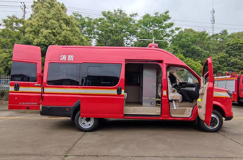 新款东风御风运兵车右侧图图