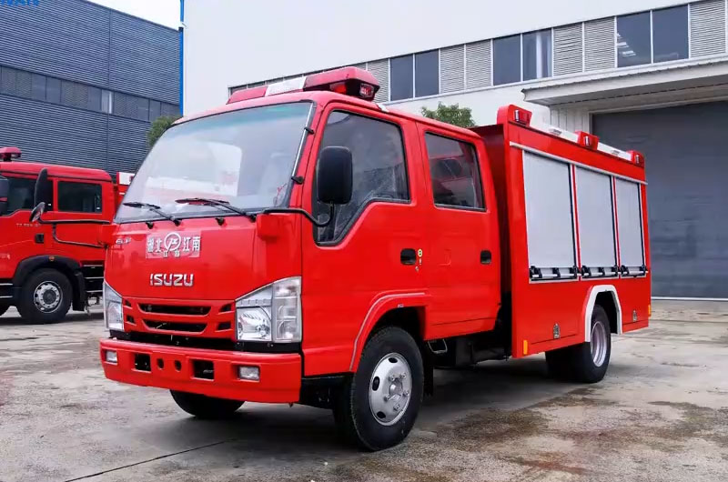 五十铃器材消防车左前45度图