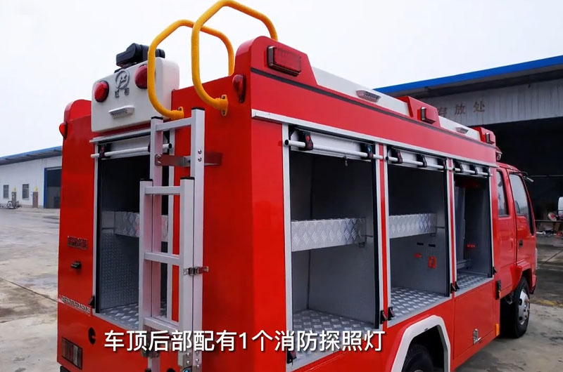 五十铃器材消防车右后图